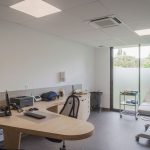santé médecins bureaux soins consultations patients saint-nazaire restructuration bois aménagement intérieur courbes